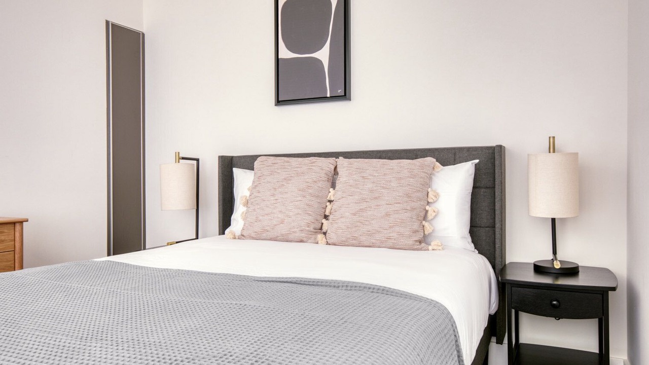 Photo of Bedroom in Sawtelle