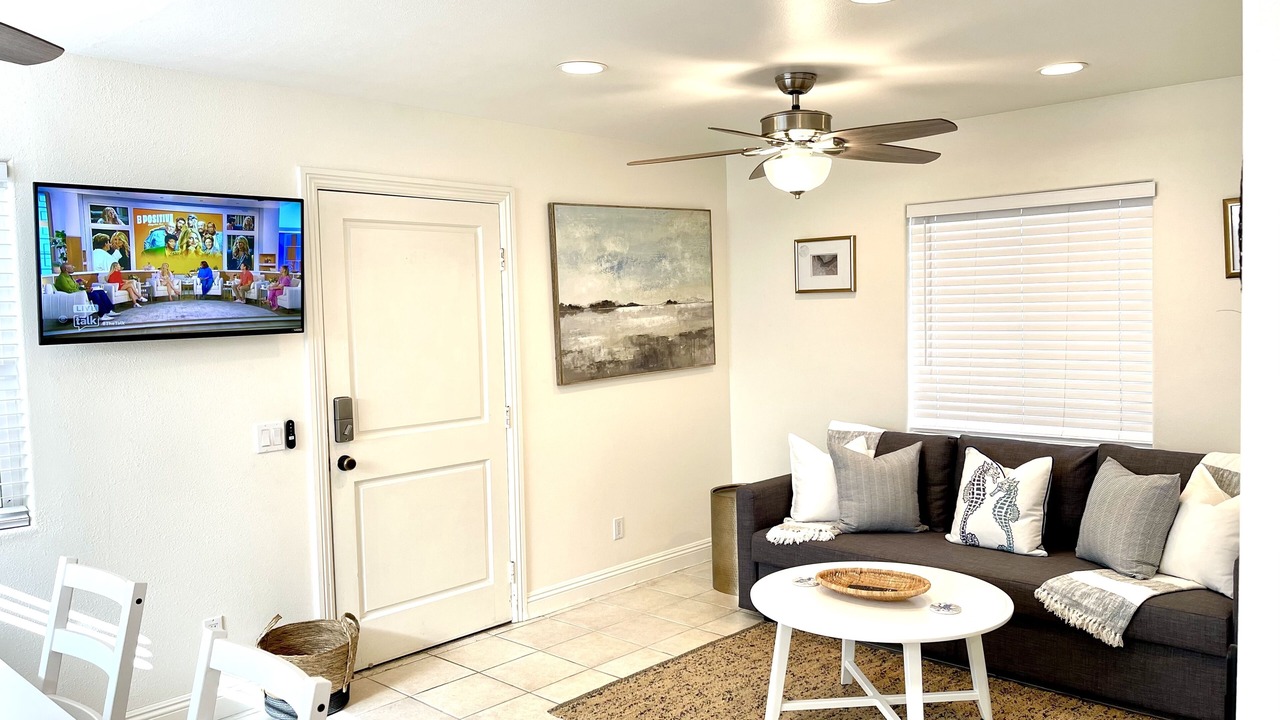 Photo of Livingroom in West Newport