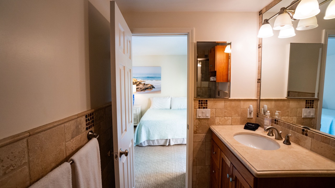 Photo of Bathroom in Carpinteria