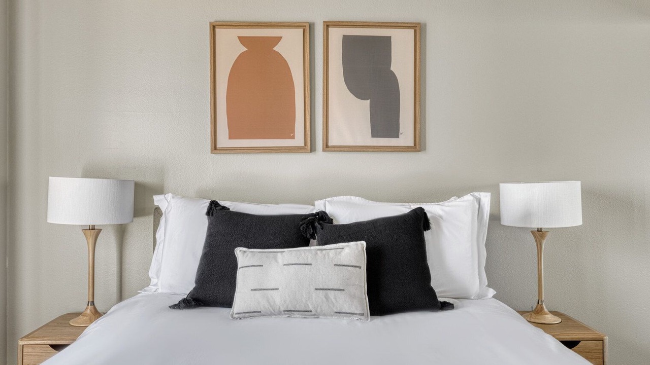 Photo of Bedroom in NoHo Arts District