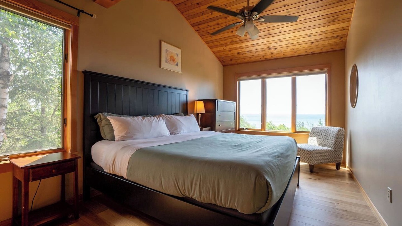 Photo of Bedroom in Grand Marais