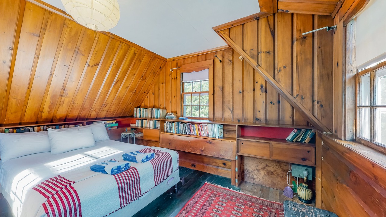 Photo of Bedroom in Aquinnah