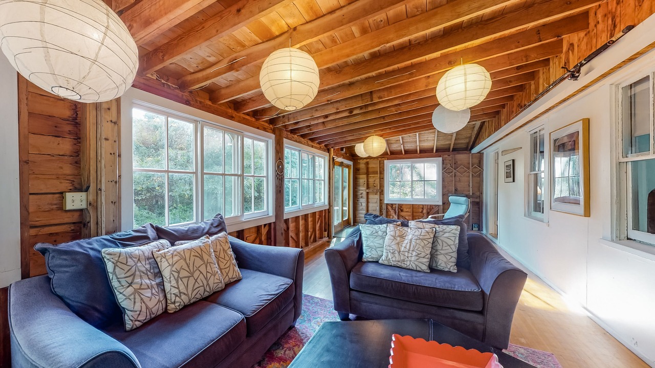 Photo of Livingroom in Aquinnah