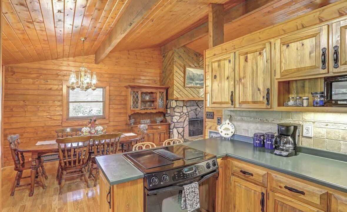 Photo of Kitchen in Colonial Pine Hills