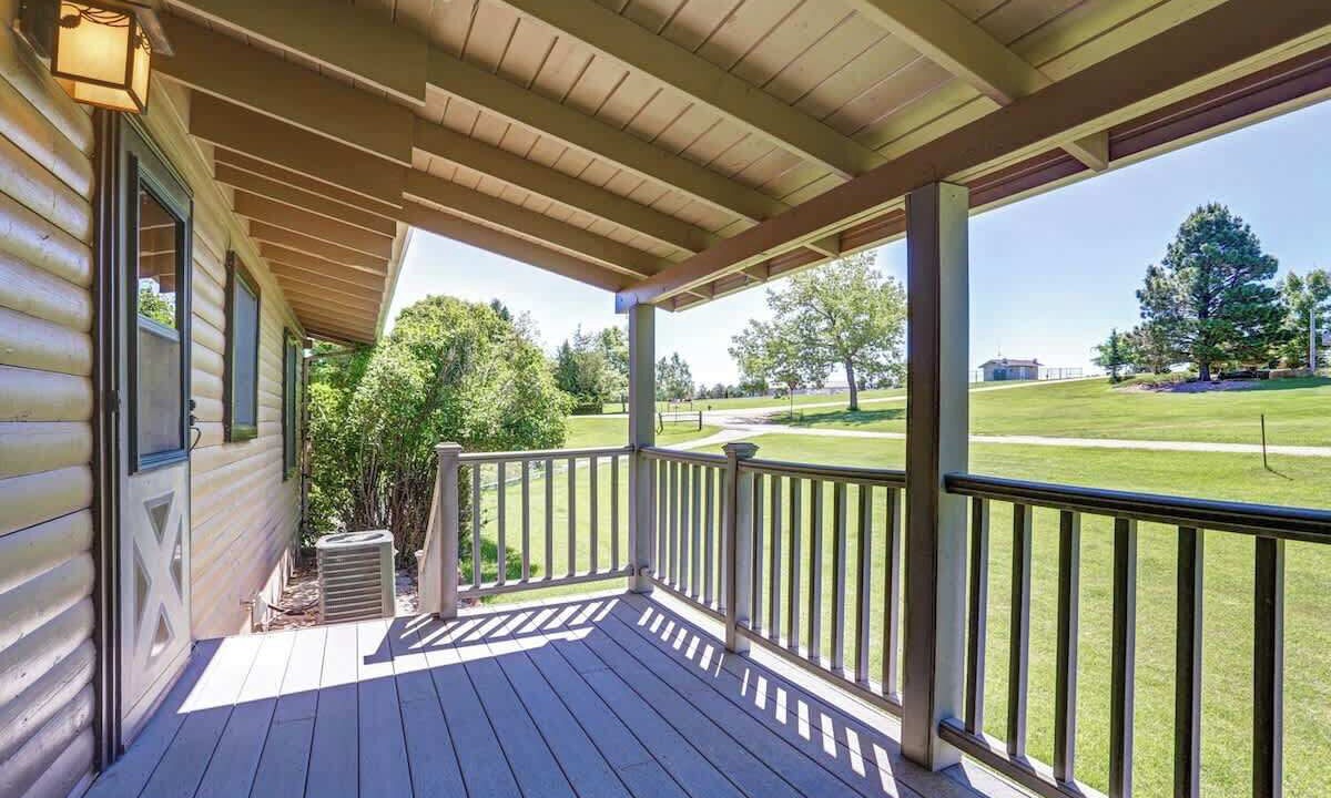 Photo of Patio Balcony in Colonial Pine Hills