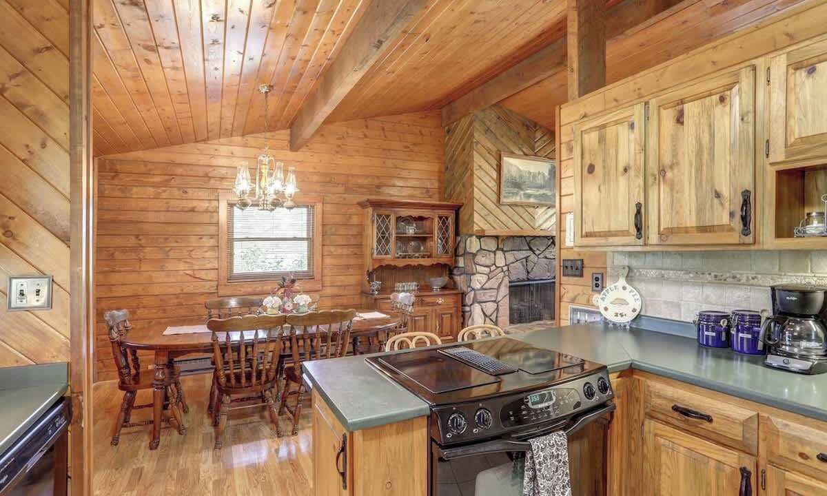 Photo of Kitchen in Colonial Pine Hills