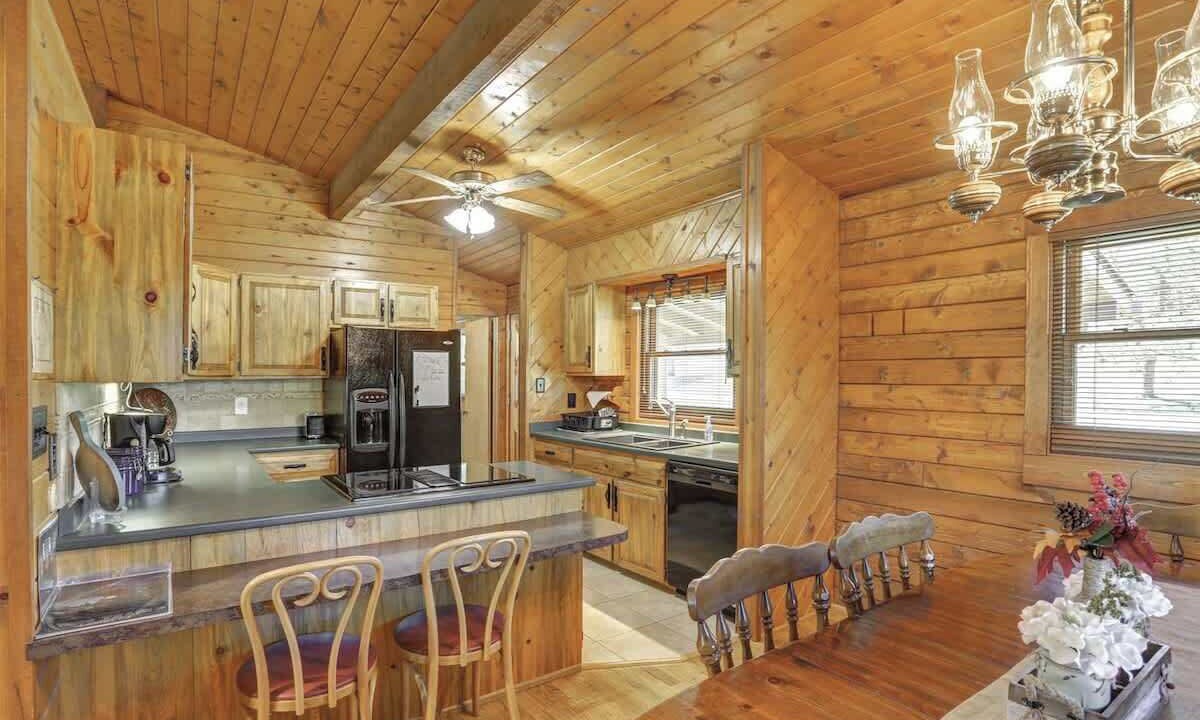 Photo of Kitchen in Colonial Pine Hills