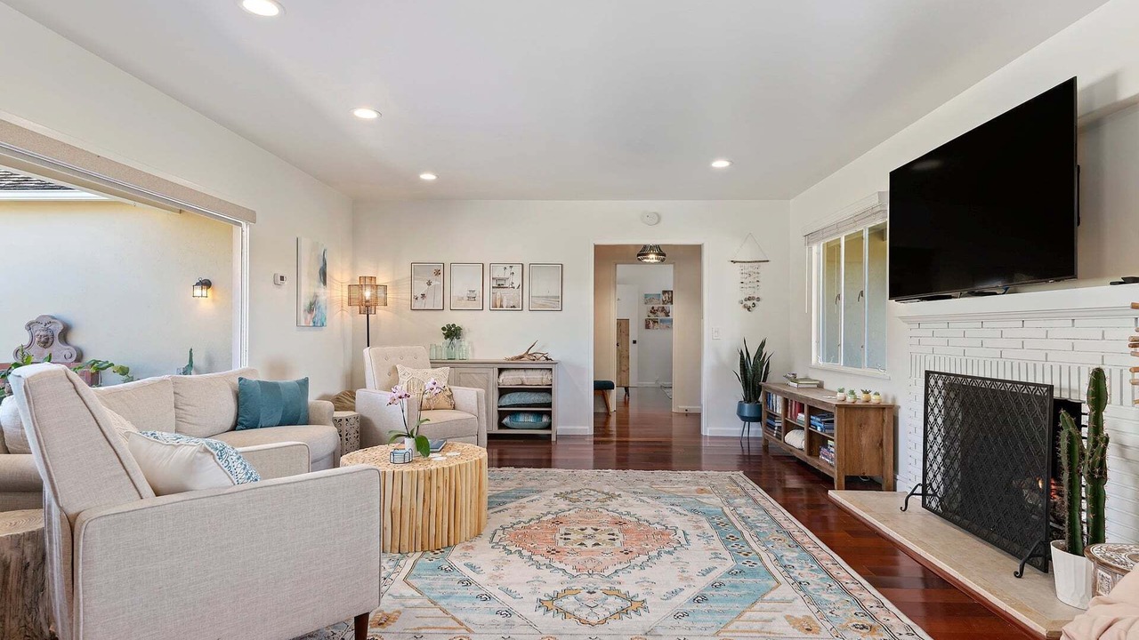 Photo of Livingroom in Toro Canyon