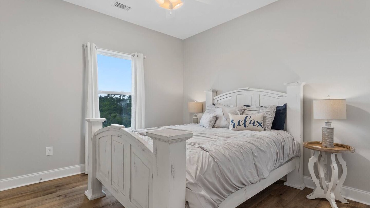 Photo of Bedroom in Shoreline Park