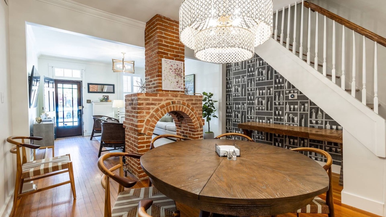 Photo of Livingroom in Historic District