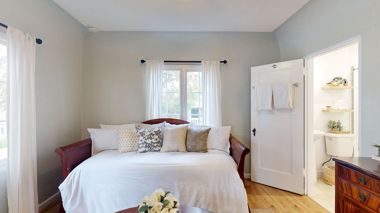 Photo of Bedroom in East Beach