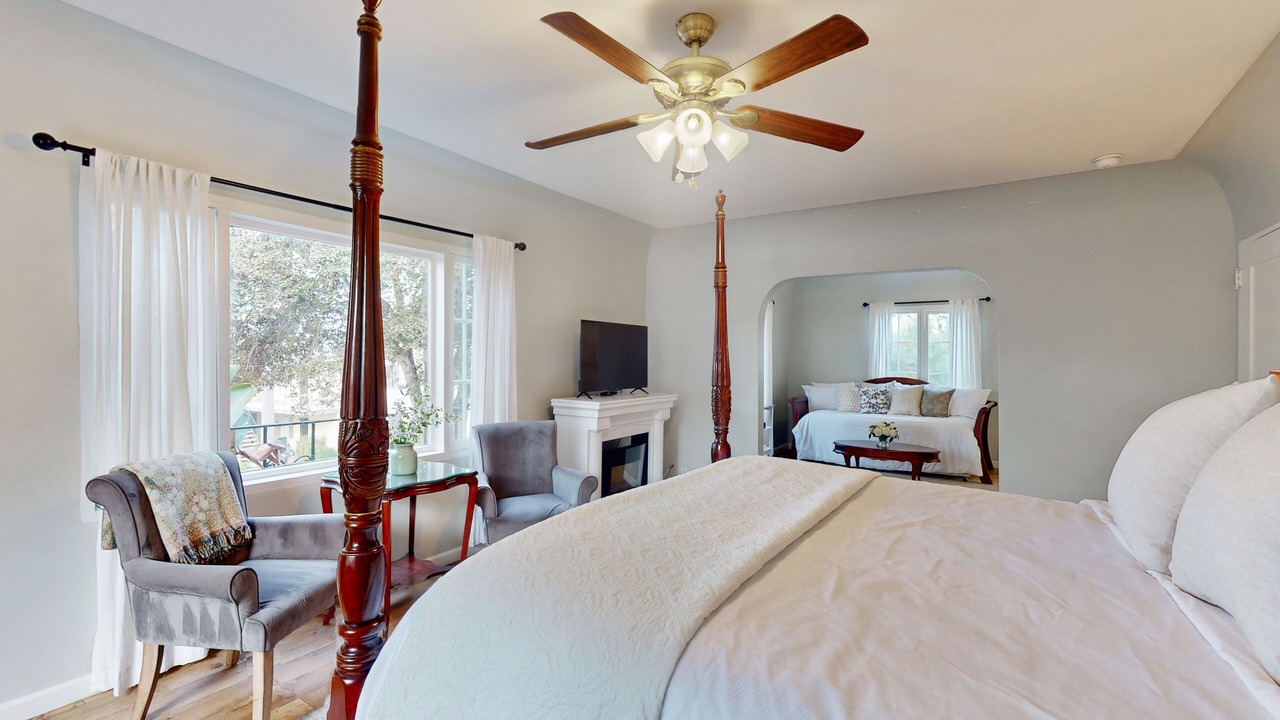Photo of Bedroom in East Beach