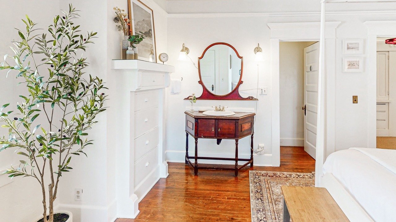 Photo of Bedroom in East Beach