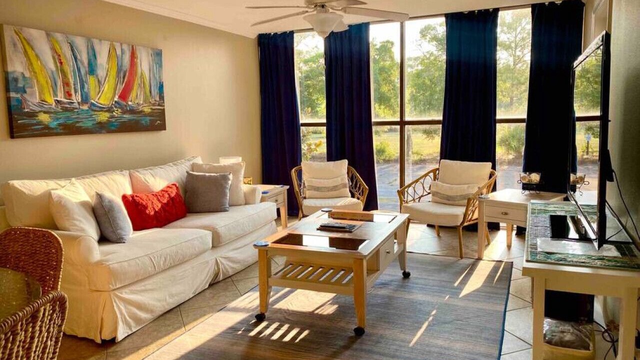 Photo of Livingroom in Biloxi