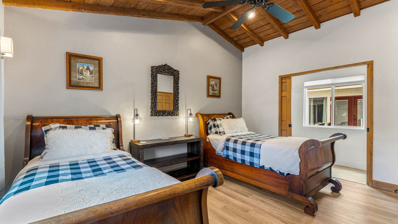 Photo of Bedroom in Racquet Club West