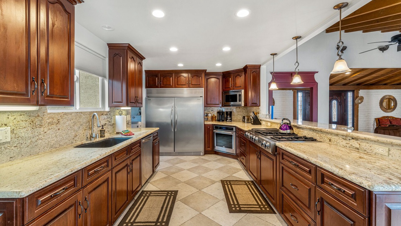 Photo of Kitchen in Racquet Club West