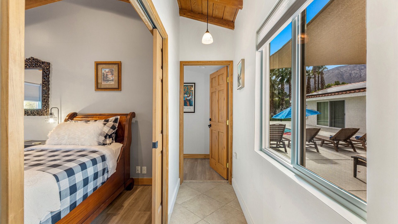 Photo of Bedroom in Racquet Club West