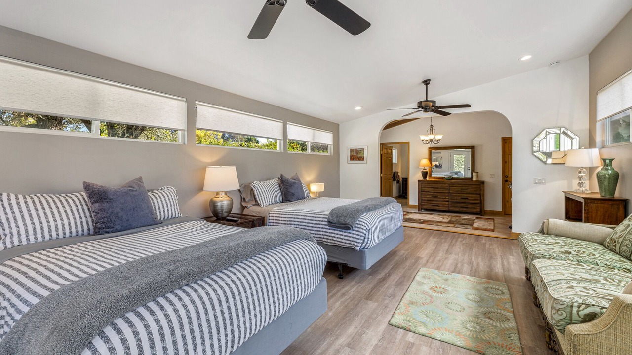 Photo of Bedroom in Racquet Club West
