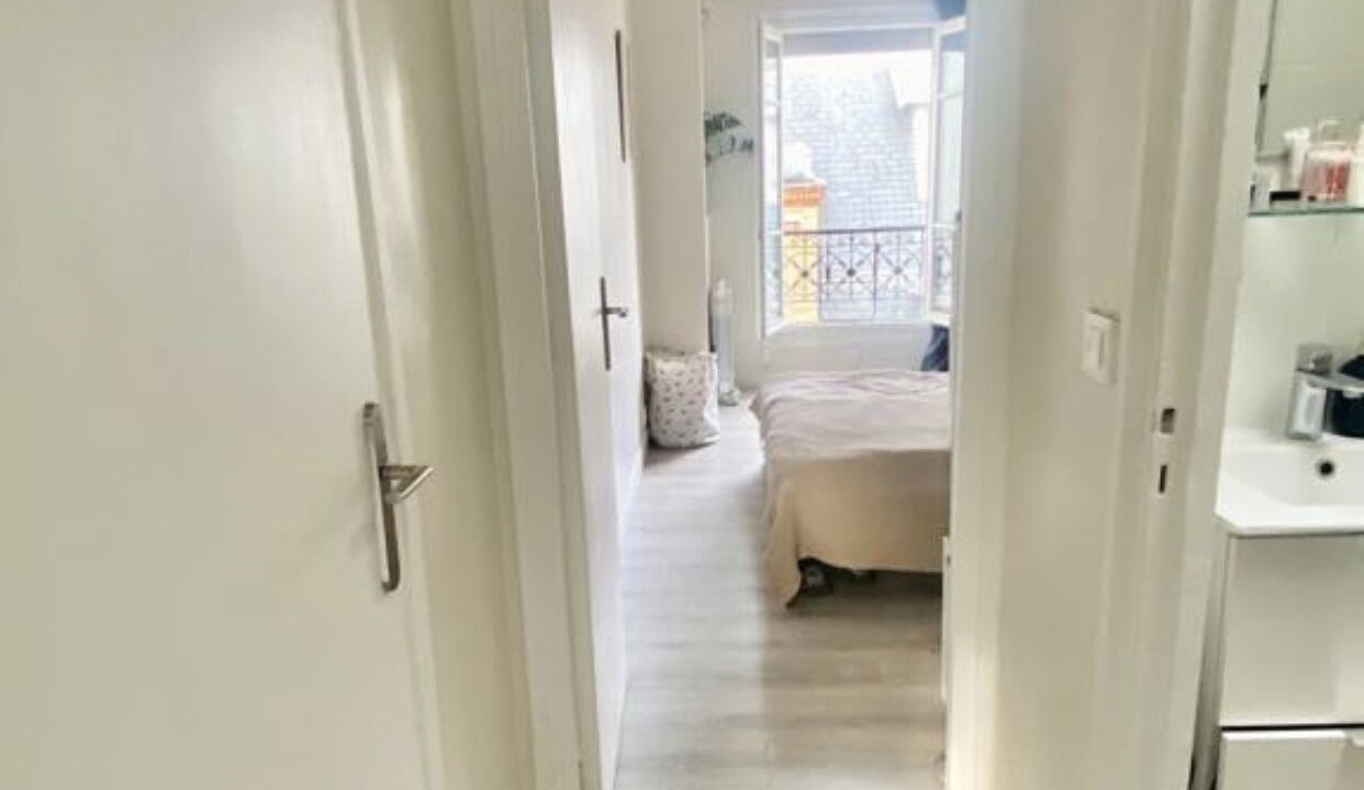 Photo of Bedroom in Passy