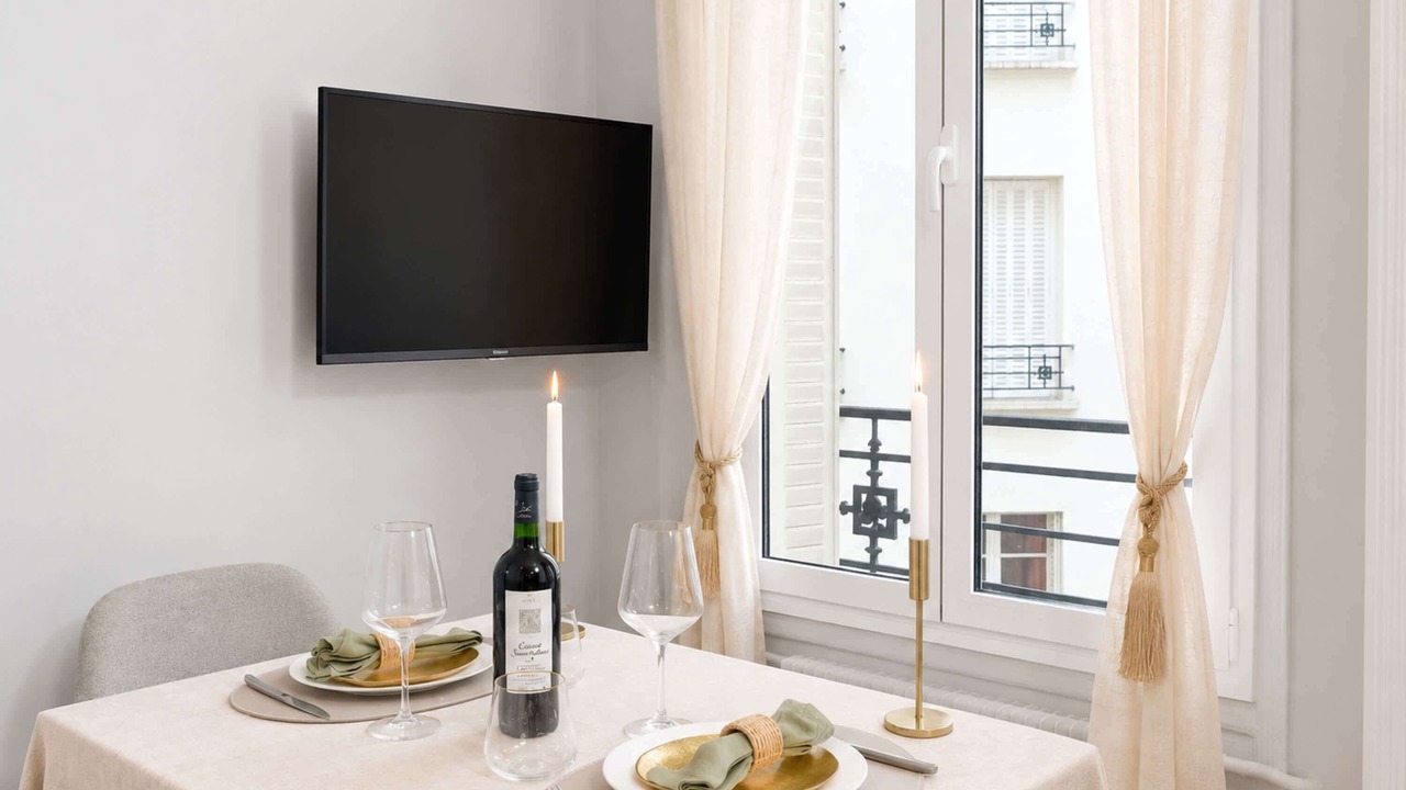 Photo of Bedroom in Saint-Lambert