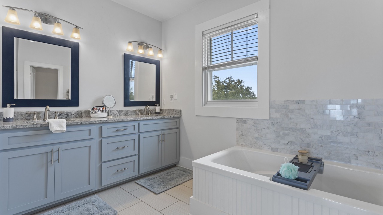 Photo of Bathroom in Ocean Springs