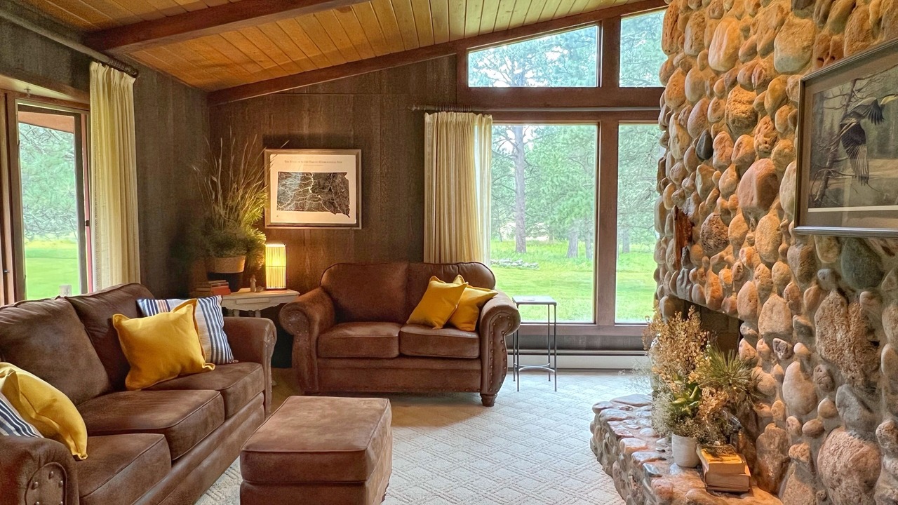 Photo of Livingroom in Custer