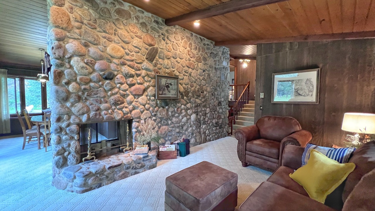 Photo of Livingroom in Custer