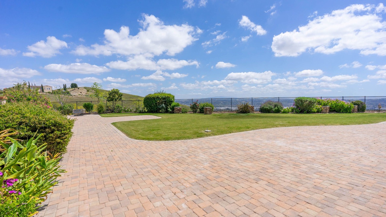 Photo of Outdoor in Walnut