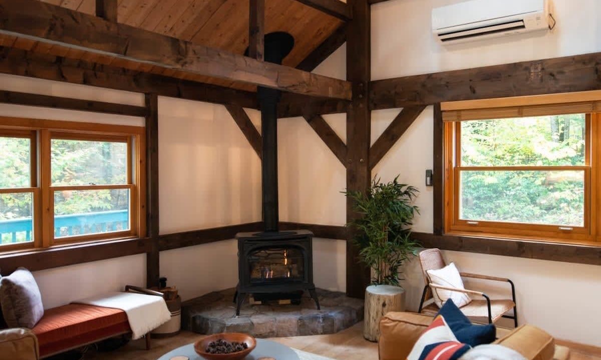 Photo of Livingroom in Tyringham