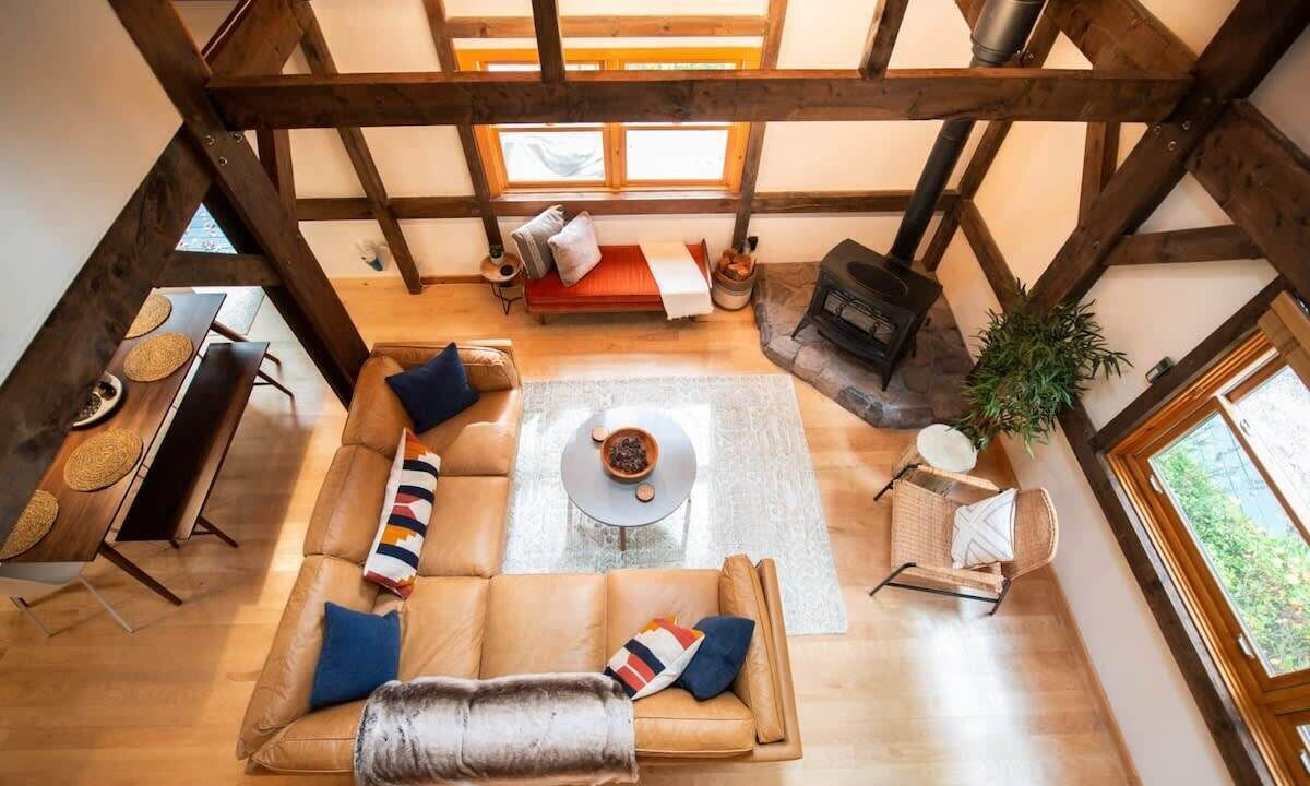 Photo of Livingroom in Tyringham