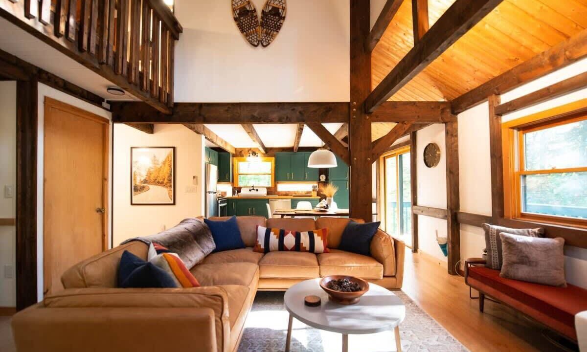 Photo of Livingroom in Tyringham