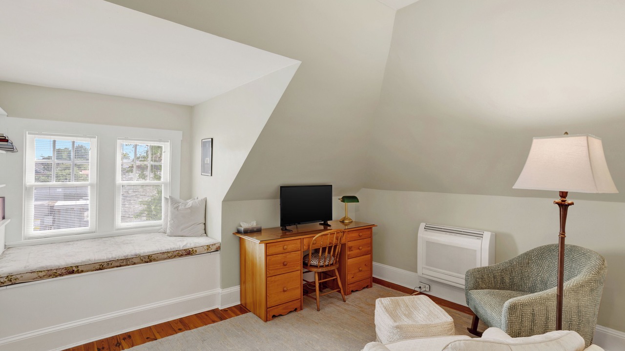 Photo of Bedroom in Historic District