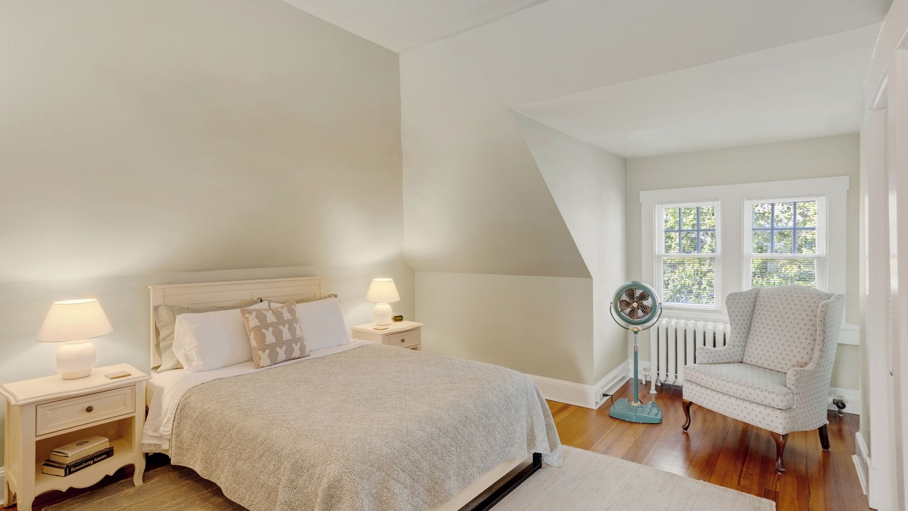 Photo of Bedroom in Historic District