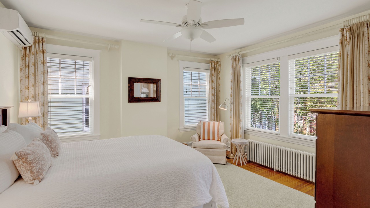 Photo of Bedroom in Historic District