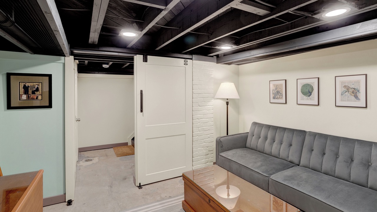 Photo of Livingroom in Historic District