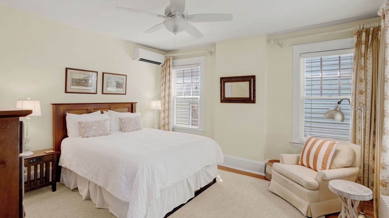 Photo of Bedroom in Historic District