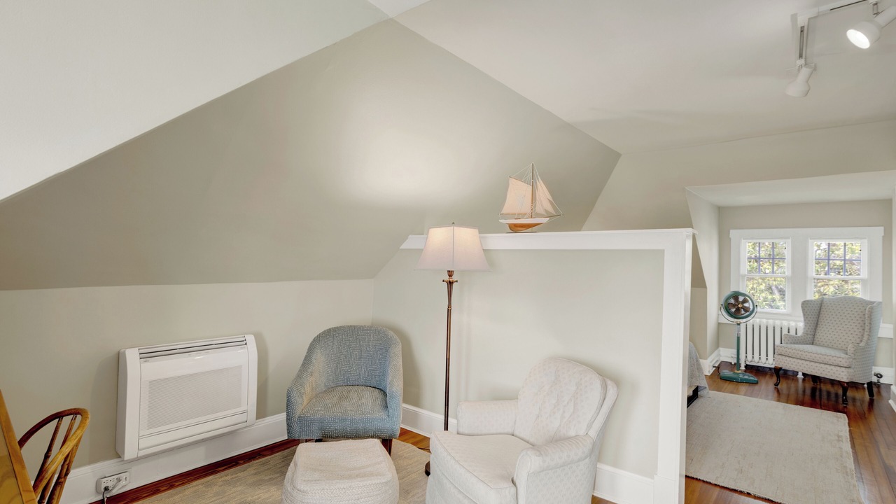 Photo of Livingroom in Historic District