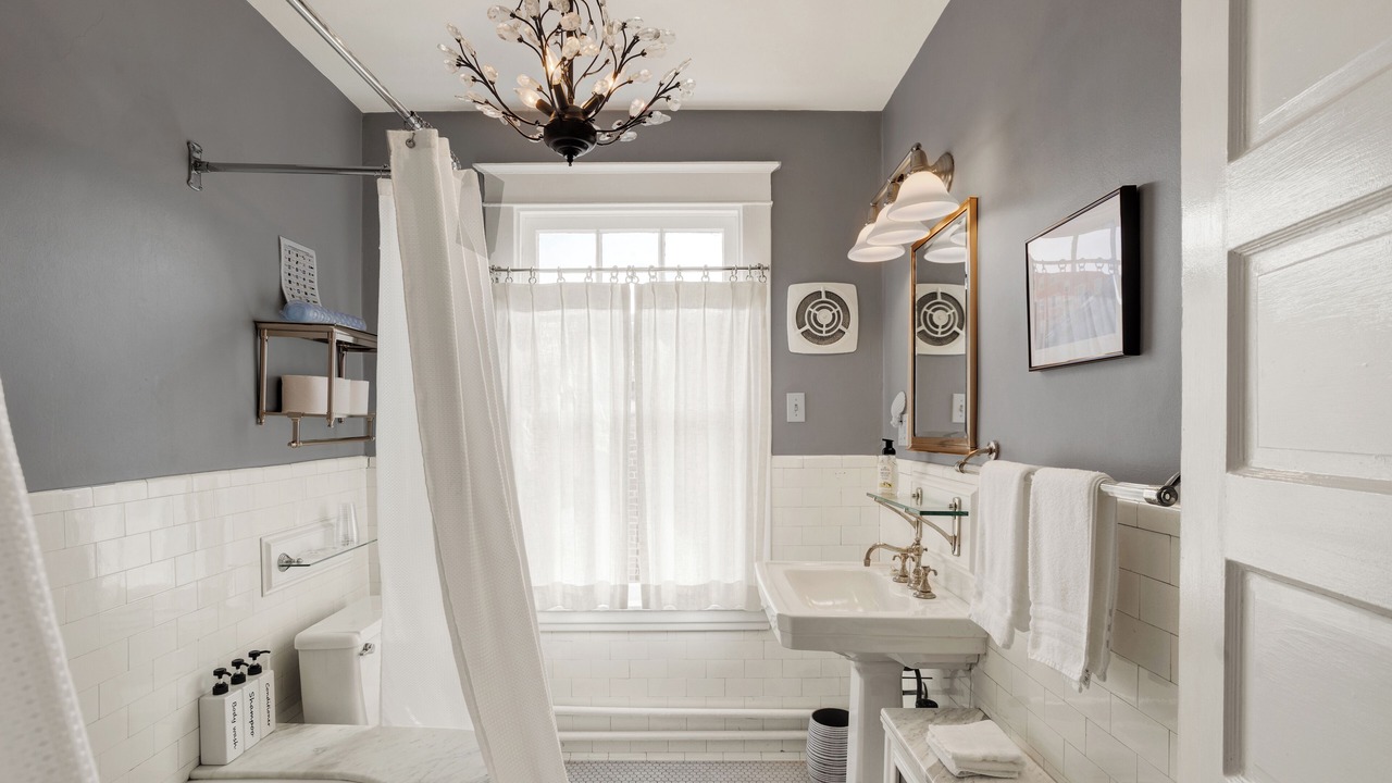Photo of Bathroom in Historic District