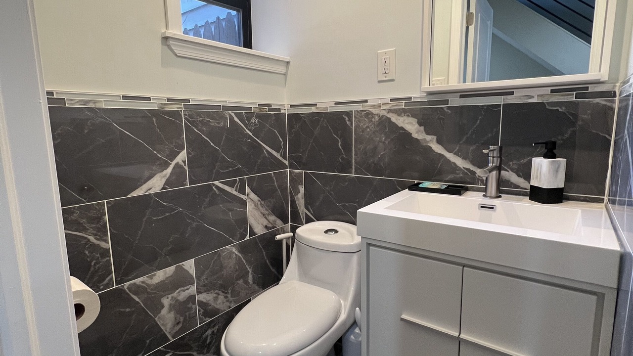 Photo of Bathroom in Point Breeze