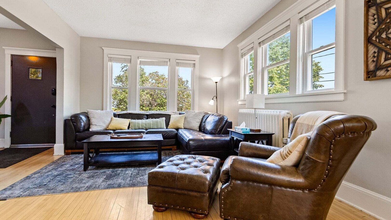 Photo of Livingroom in Lakeside - Lester Park