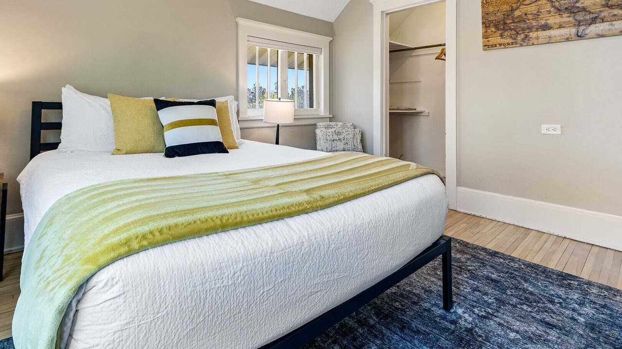 Photo of Bedroom in Lakeside - Lester Park