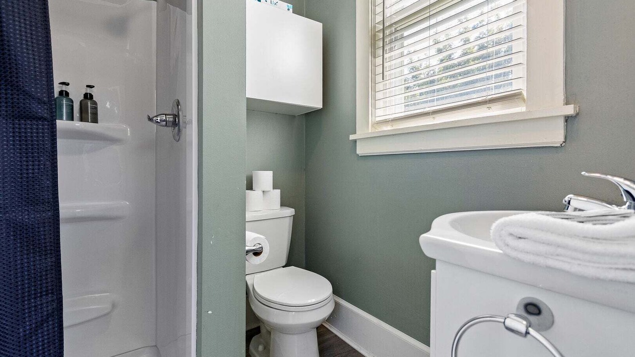 Photo of Bathroom in Lakeside - Lester Park