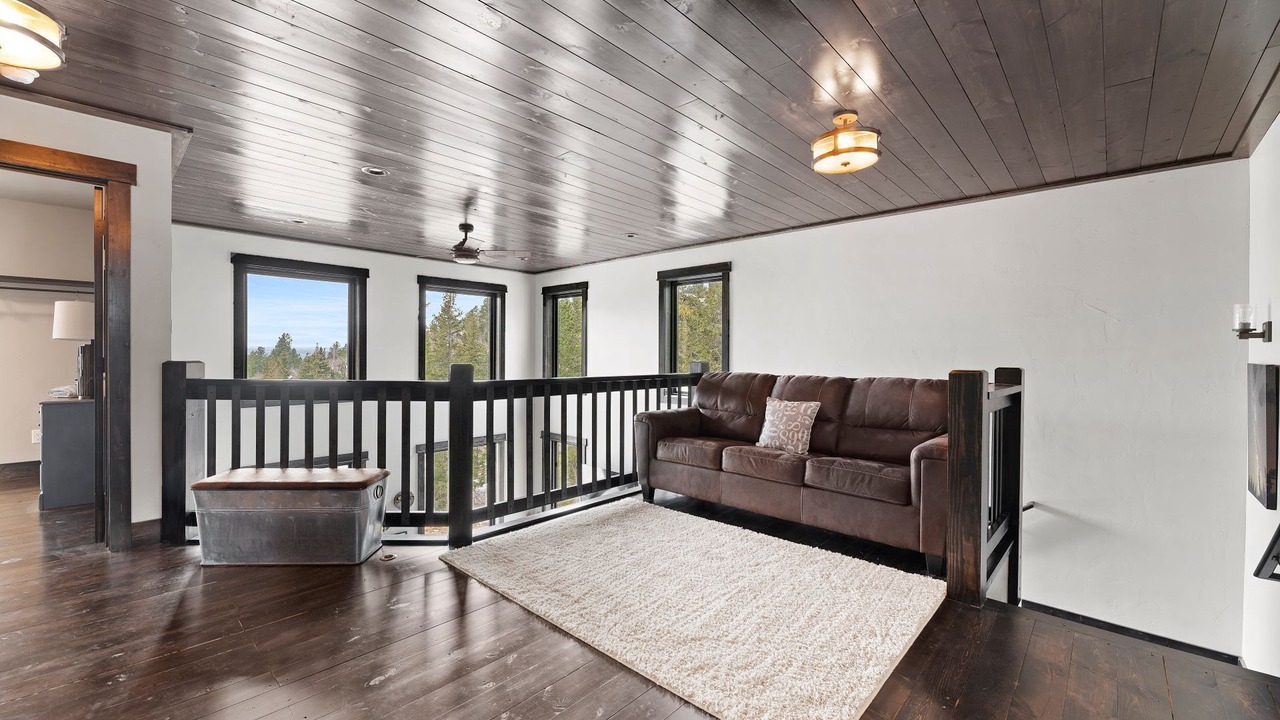Photo of Livingroom in Lead