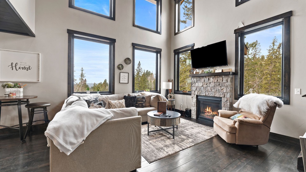 Photo of Livingroom in Lead