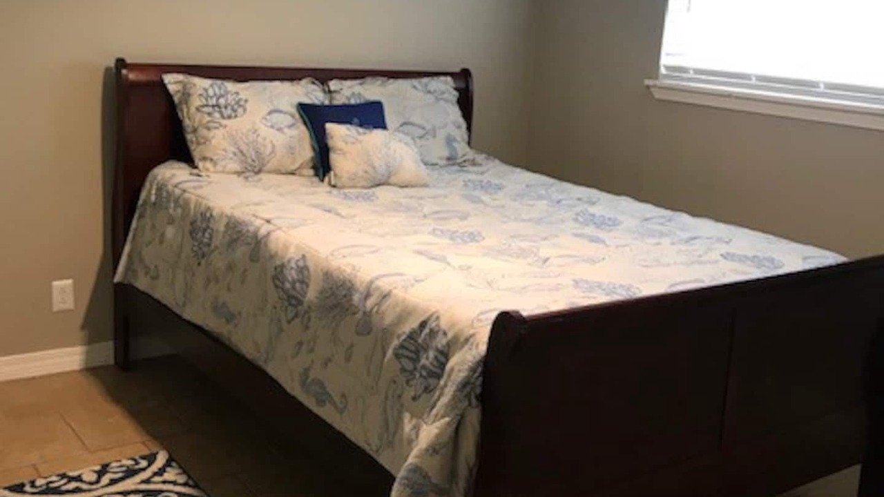 Photo of Bedroom in Pascagoula