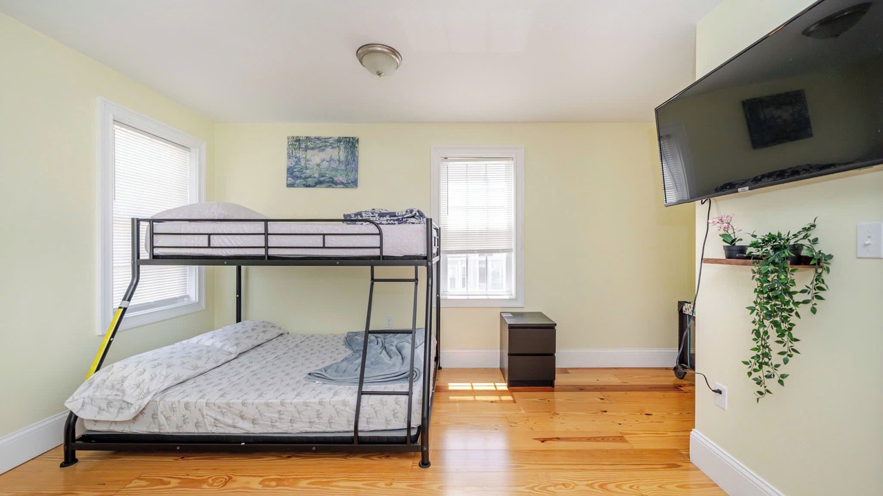 Photo of Bedroom in Quincy