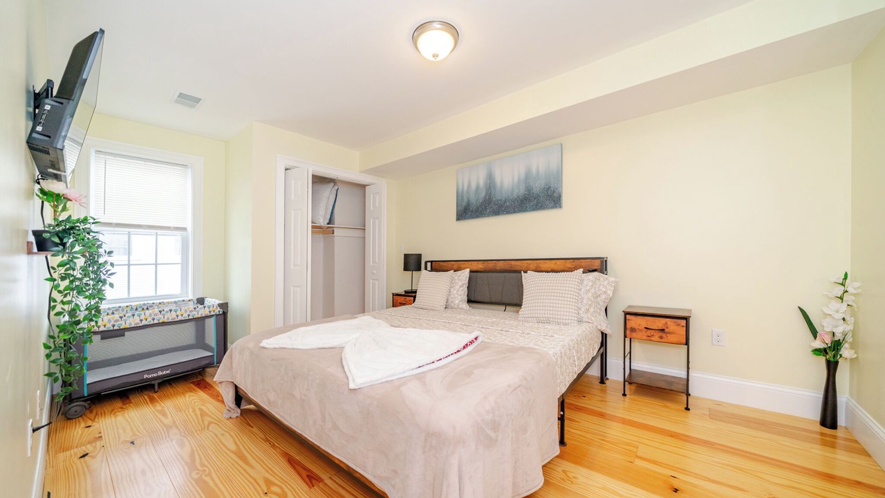 Photo of Bedroom in Quincy