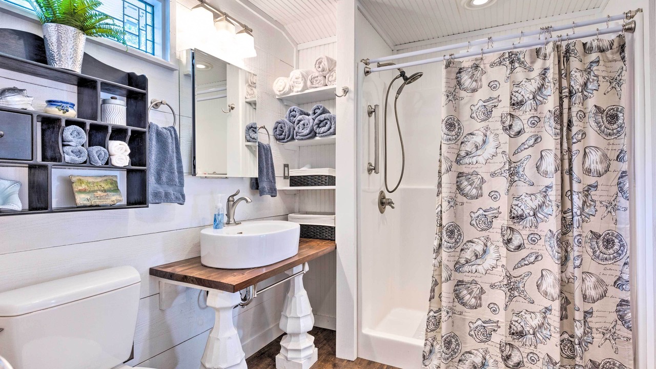 Photo of Bathroom in Ocean Springs