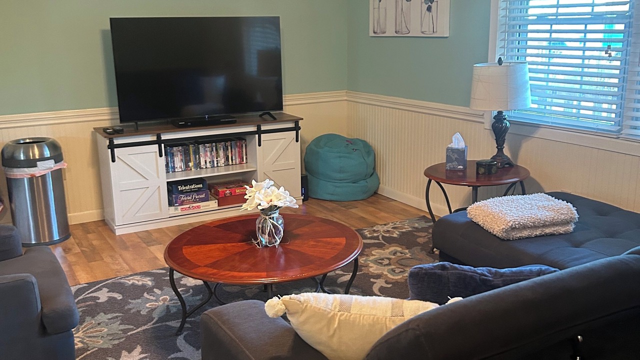 Photo of Livingroom in Shoreline Park