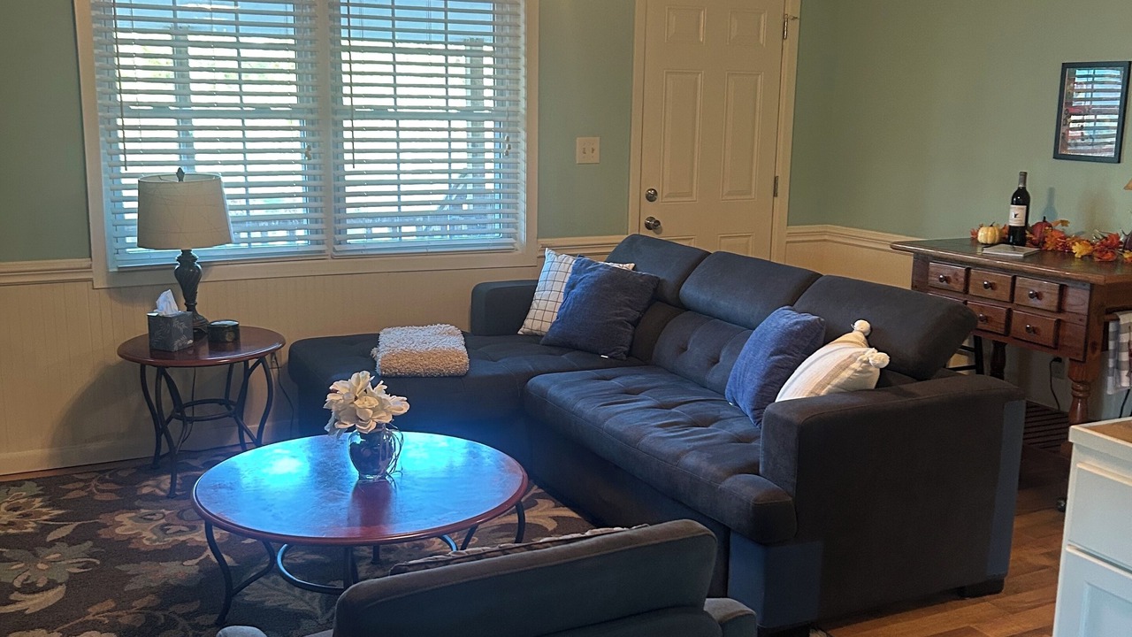 Photo of Livingroom in Shoreline Park